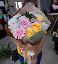 Букет цветов из:  Герберы, Розы и Хризантемы в Кокреке