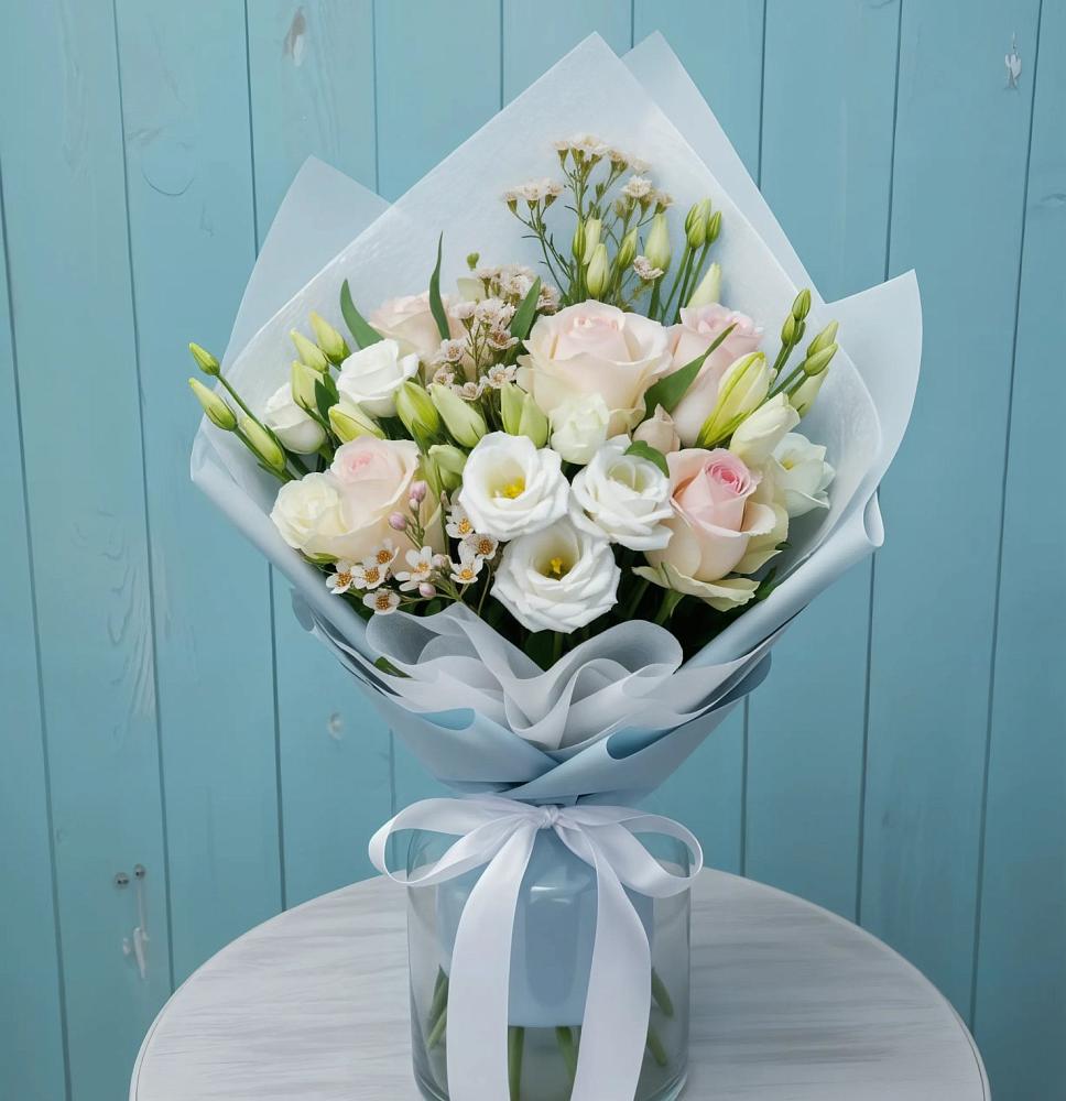 Букет цветов из: Розы и Лизиантусы в Кокреке