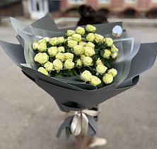 Букет Белые кустовые розы Солинеро в Кокреке