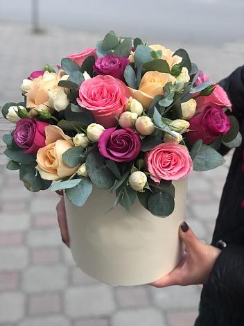 Цветочная композиция из Розы в шляпной коробке в Кокреке