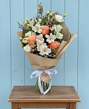 Букет цветов из:  Альстромерии, Лизиантусы, Розы и Хризантемы в Кокреке