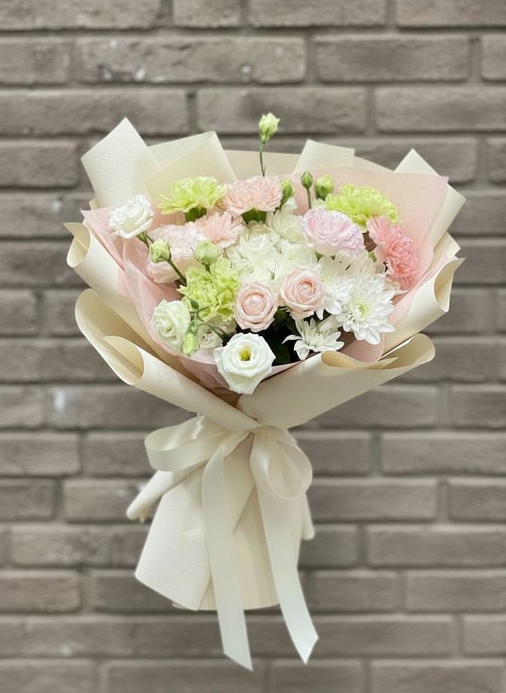 Букет цветов из: Гвоздики, Розы, Лизиантусы и Хризантемы в Кокреке