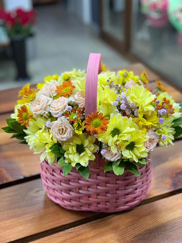 Цветочная композиция из Хризантемы и Розы в корзине в Кокреке