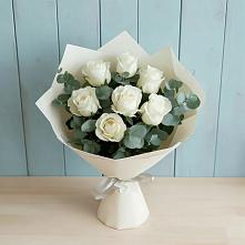 Букет Белые розы в Эвкалипте в Кокреке