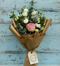 Букет цветов из:  Розы и Лизиантусы в Кокреке
